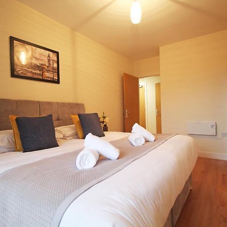 Canal Side Apartment In Chester Buitenkant foto