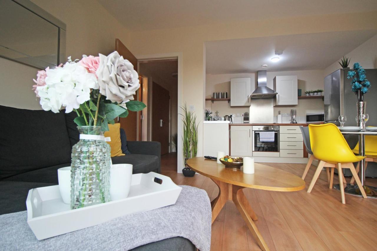 Canal Side Apartment In Chester Buitenkant foto