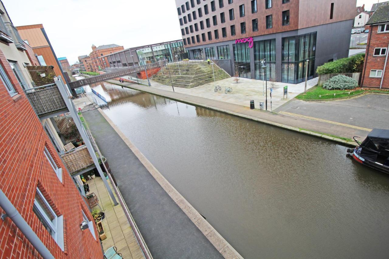 Canal Side Apartment In Chester Buitenkant foto
