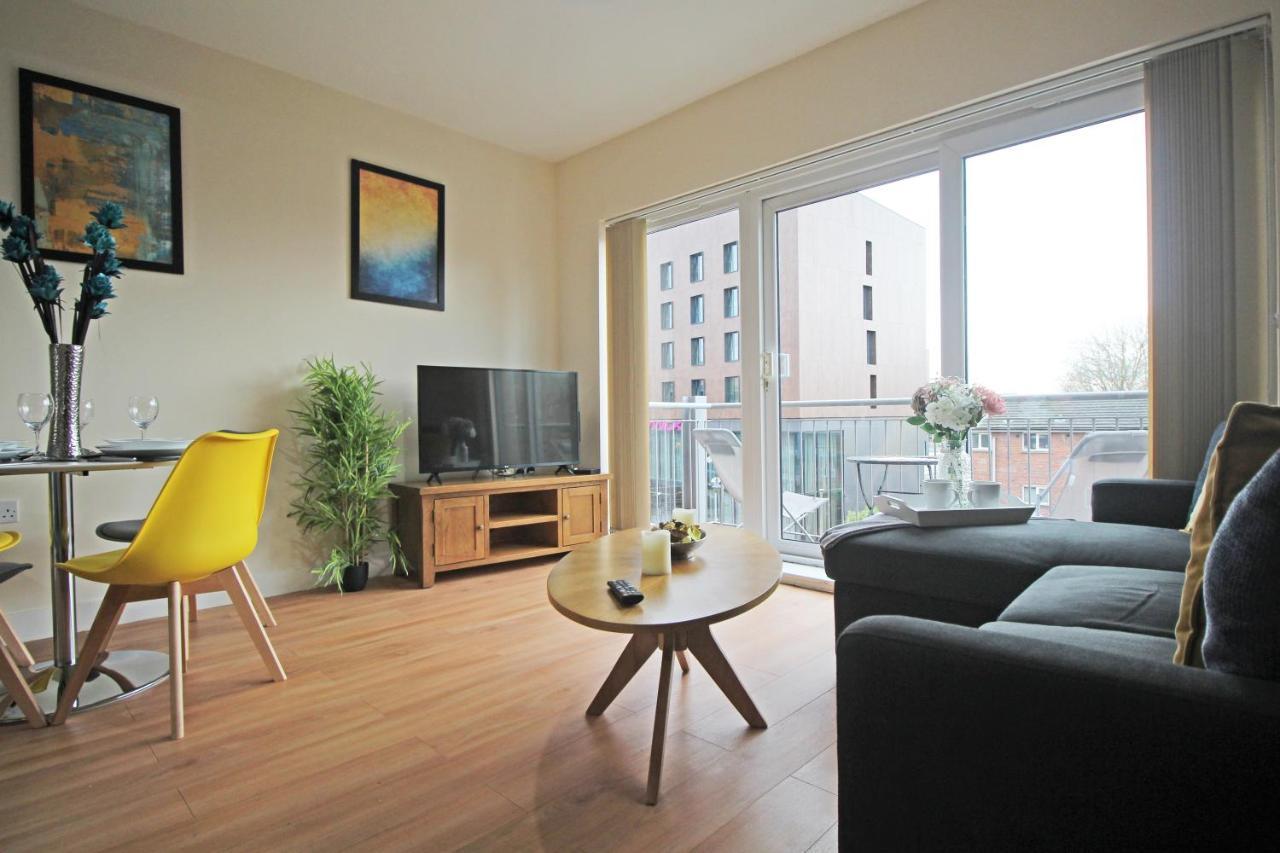 Canal Side Apartment In Chester Buitenkant foto